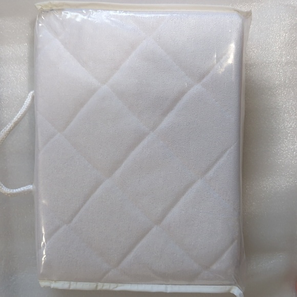 Margaux & May Premium Ultra Soft Bamboo Waterproof Crib Mattress Protector - Picture 2 of 5